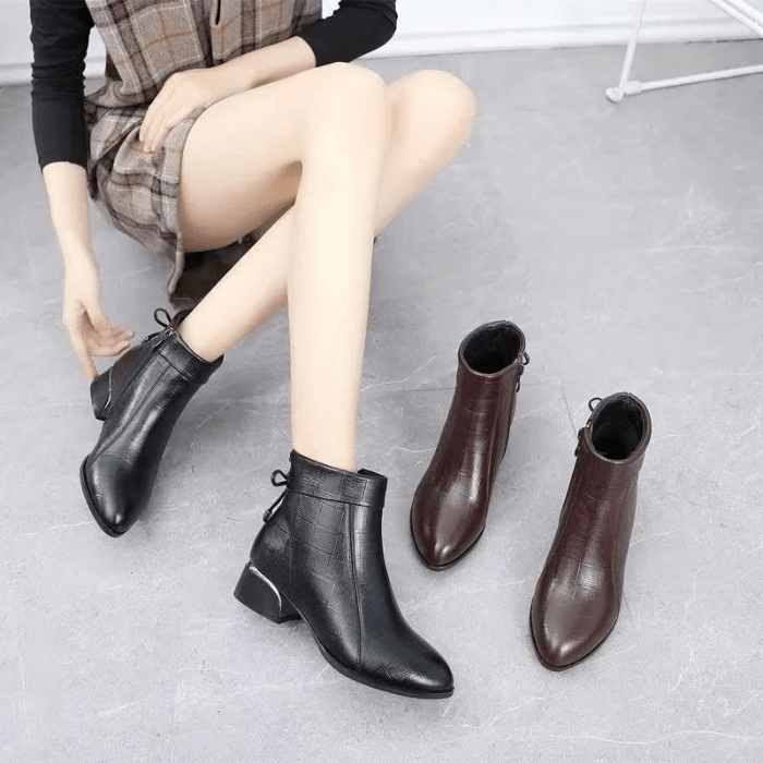 BOTTINES À PETIT TALON