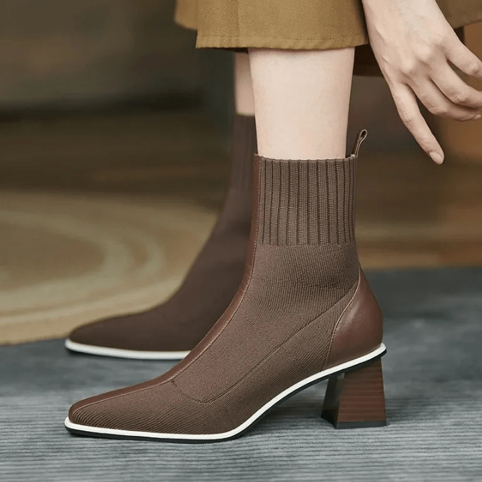 BOTTINES CHAUSSETTES À BOUT CARRÉ