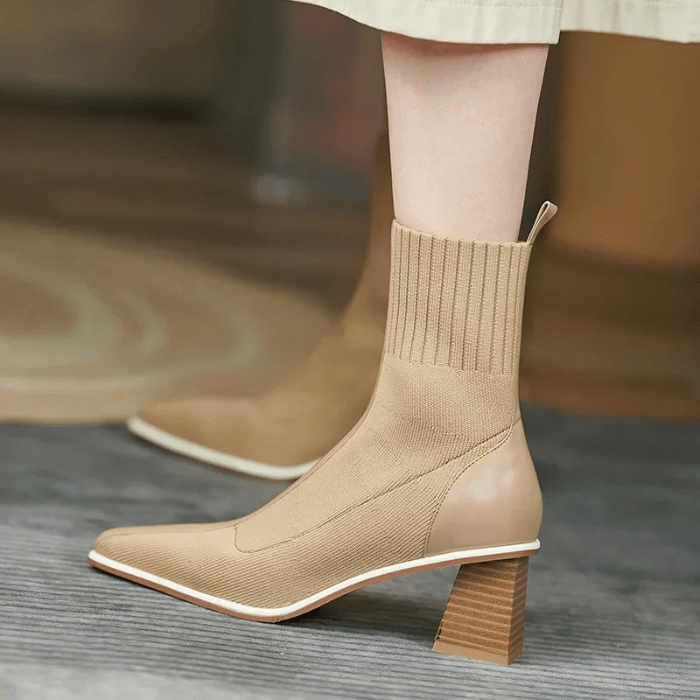 BOTTINES CHAUSSETTES À BOUT CARRÉ