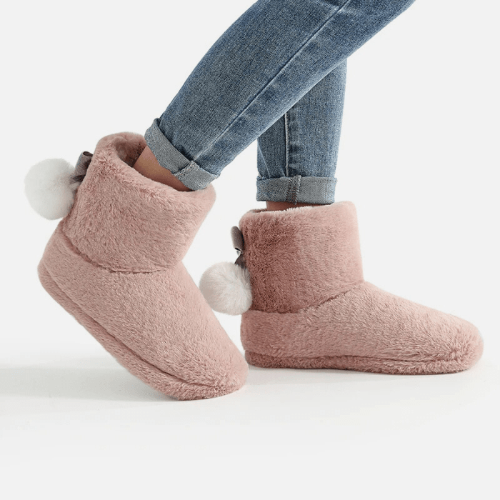 CHAUSSONS BOTTINES AVEC POMPONS À L'ARRIÈRE