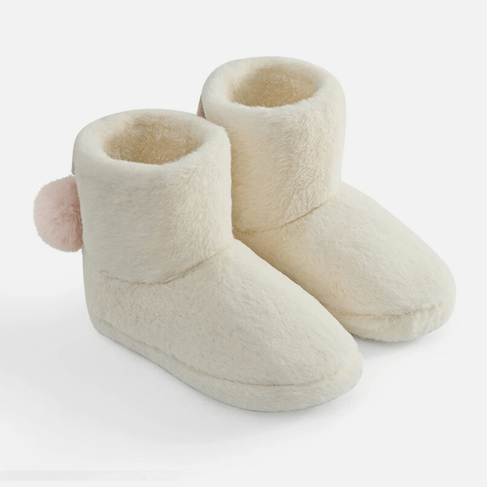 CHAUSSONS BOTTINES AVEC POMPONS À L'ARRIÈRE