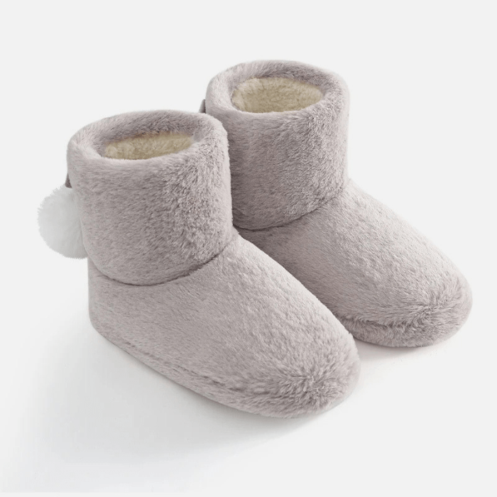 CHAUSSONS BOTTINES AVEC POMPONS À L'ARRIÈRE