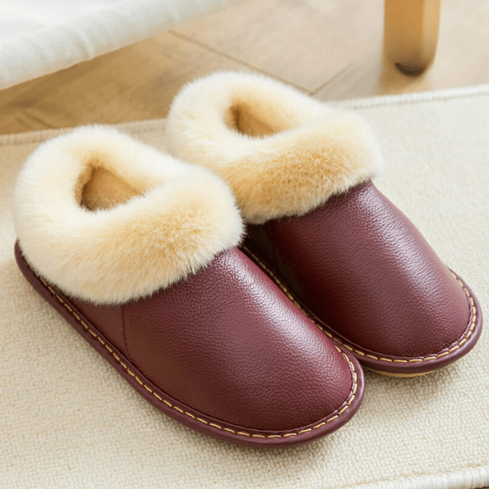 CHAUSSONS CHAUDS EN CUIR ANTIDÉRAPANTS MARRON / 37