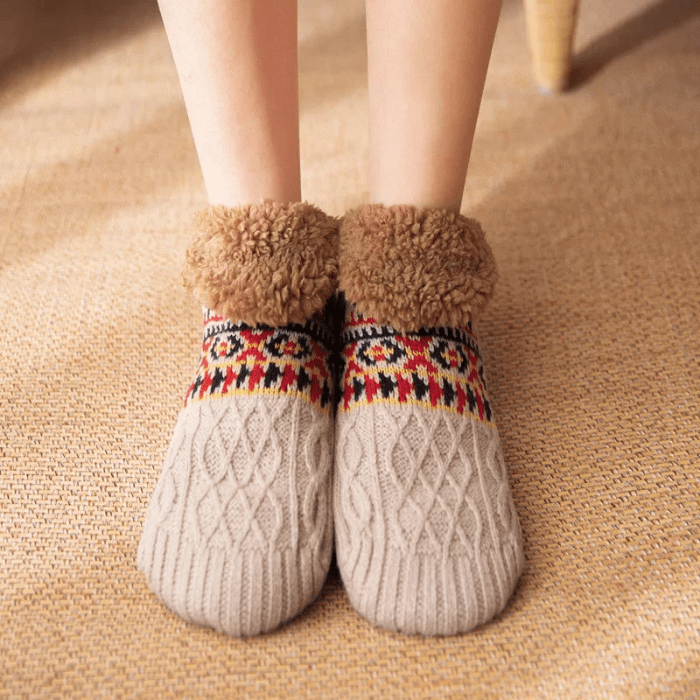 CHAUSSONS CHAUSSETTES AVEC DÉCORATION BEIGE / 35-39