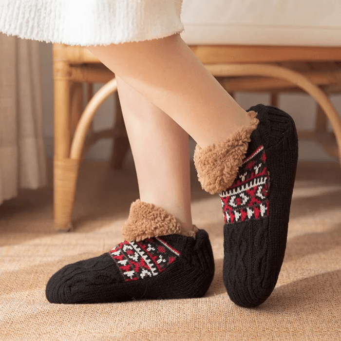 CHAUSSONS CHAUSSETTES AVEC DÉCORATION NOIR / 35-39