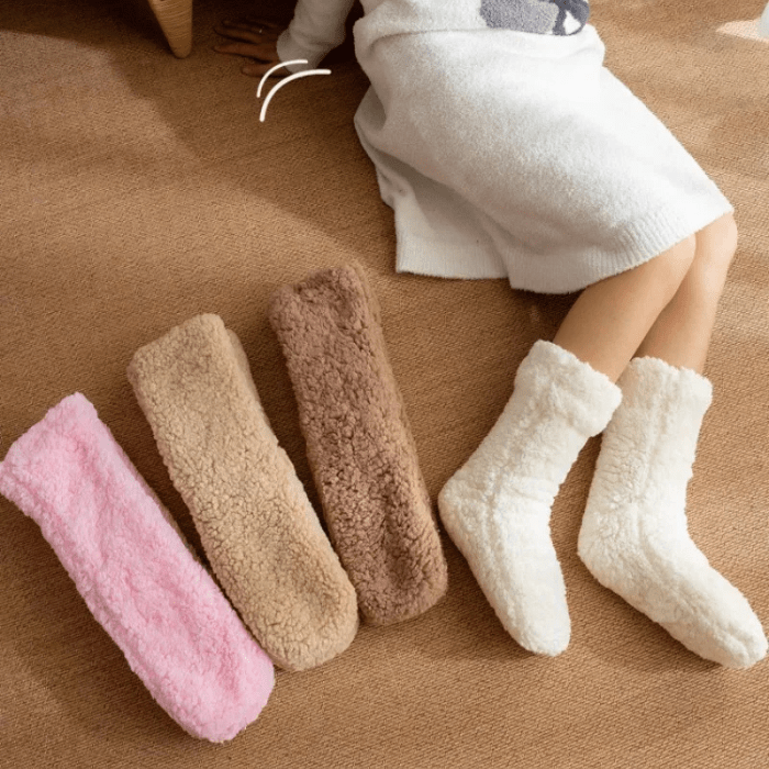 CHAUSSONS CHAUSSETTES FEMME EN PELUCHE