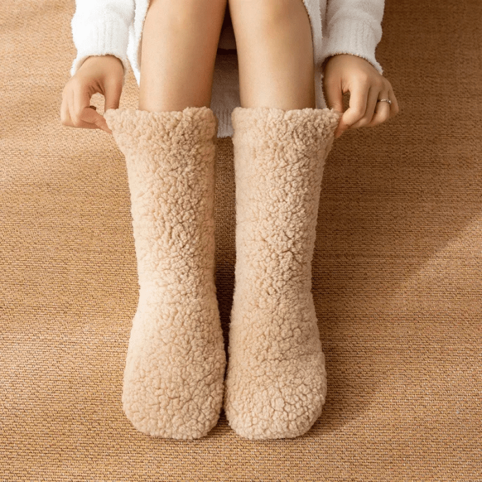 CHAUSSONS CHAUSSETTES FEMME EN PELUCHE MARRON CLAIR / Unique