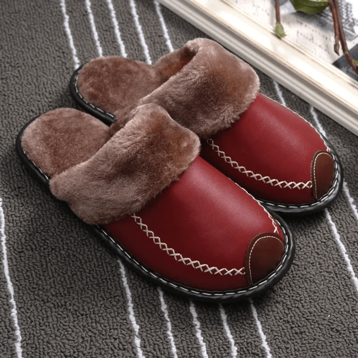 CHAUSSONS MULES EN CUIR AVEC FOURRURE GRENAT / 35-36