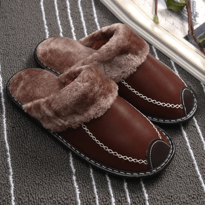 CHAUSSONS MULES EN CUIR AVEC FOURRURE MARRON / 35-36