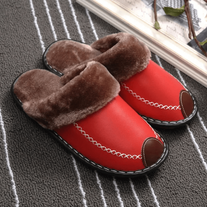 CHAUSSONS MULES EN CUIR AVEC FOURRURE ROUGE / 35-36