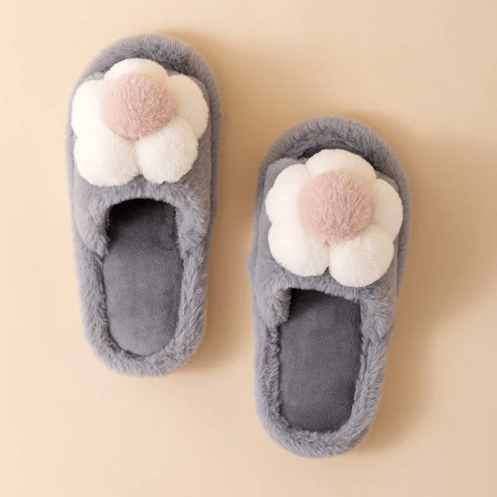 CHAUSSONS MULES FEMME AVEC POMPONS GRIS / 36-37