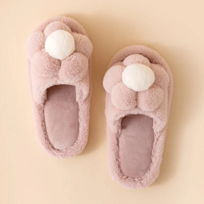 CHAUSSONS MULES FEMME AVEC POMPONS ROSE / 36-37