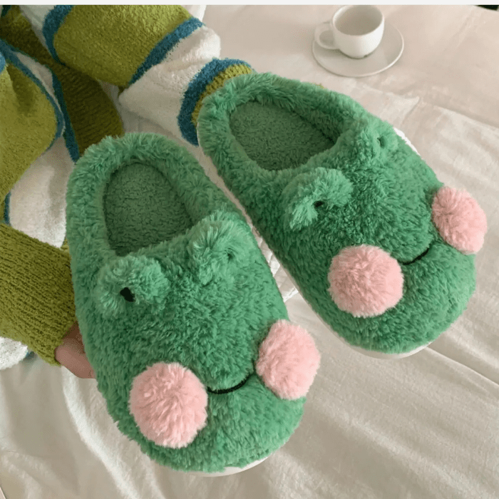 CHAUSSONS RIGOLOS GRENOUILLES VERTES