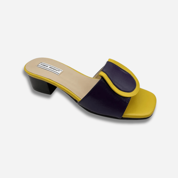 SANDALES À TALON EN CUIR VIOLET / 37